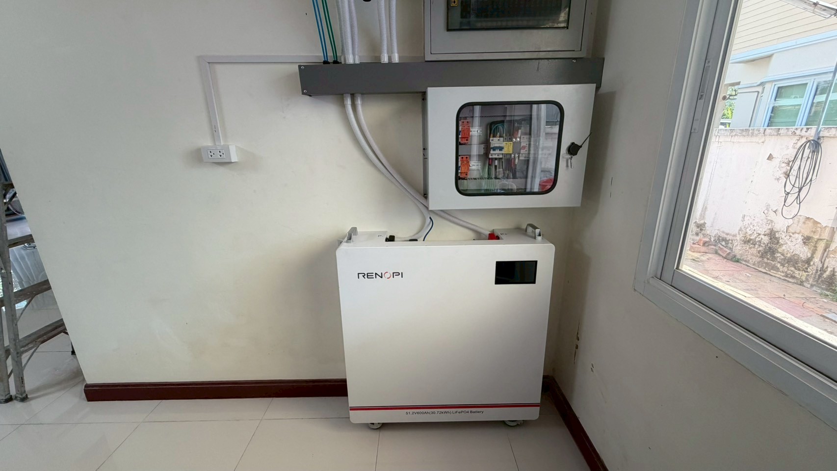 อินเวอร์เตอร์ Solis และแบตเตอรี่ LiFePO4